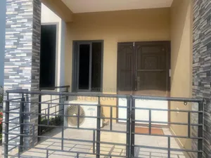2bdrm Apartment in Dansoman, Exhibition for rent
