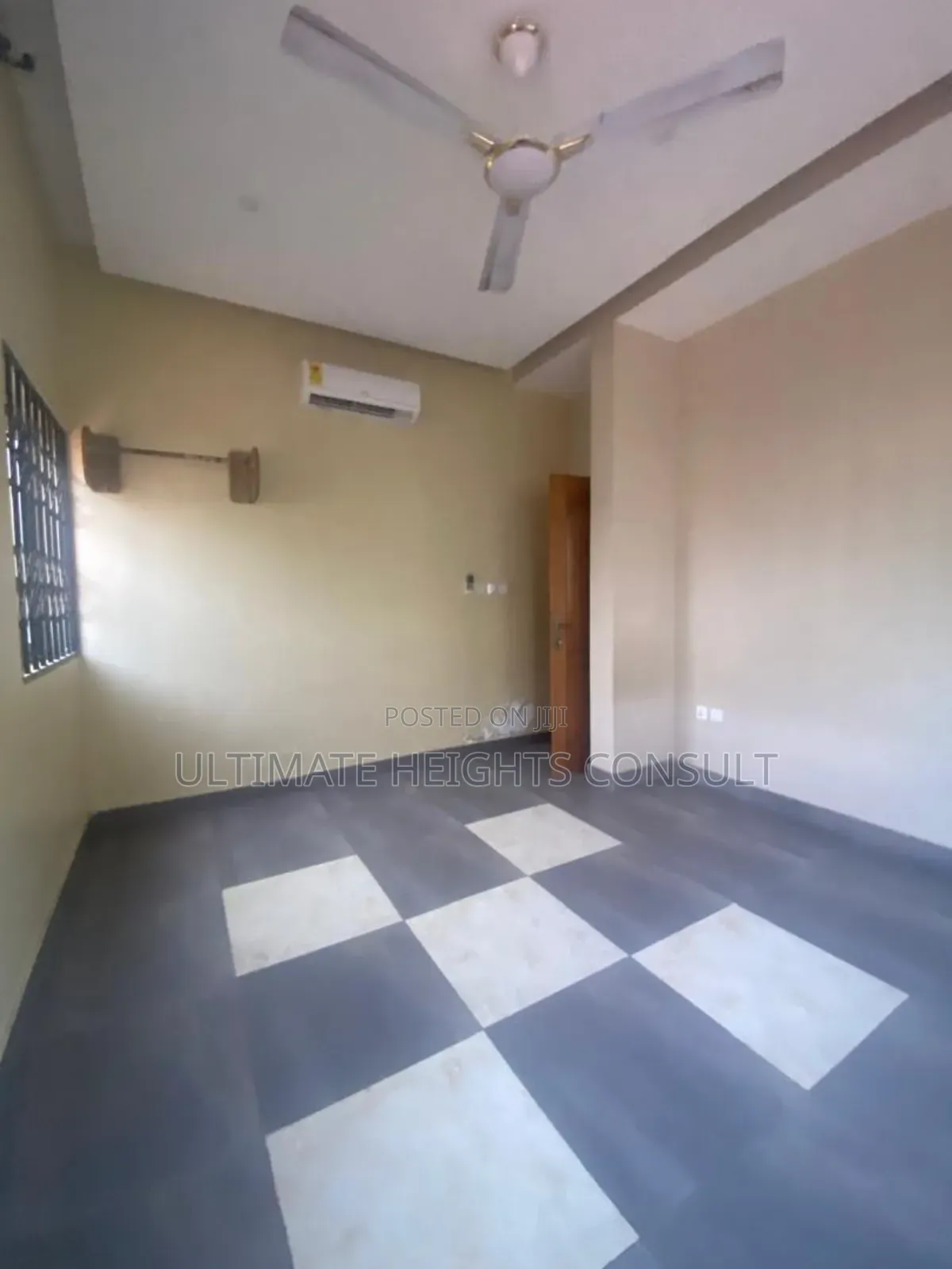 2bdrm Apartment in Dansoman, Exhibition for rent