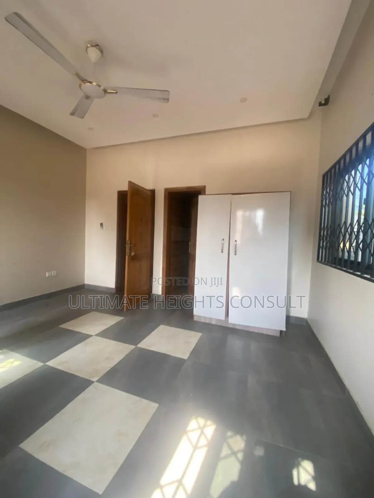 2bdrm Apartment in Dansoman, Exhibition for rent