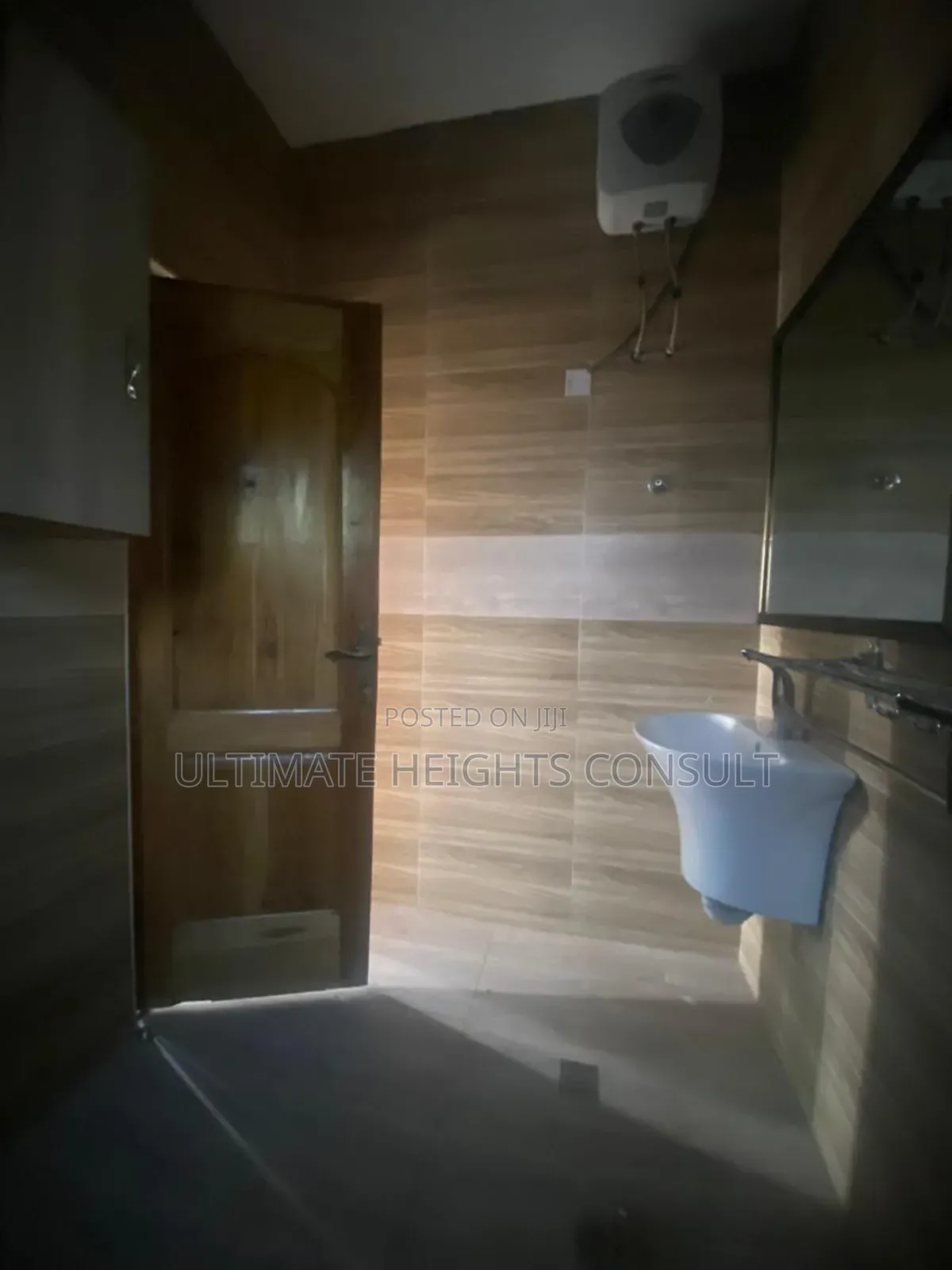 2bdrm Apartment in Dansoman, Exhibition for rent
