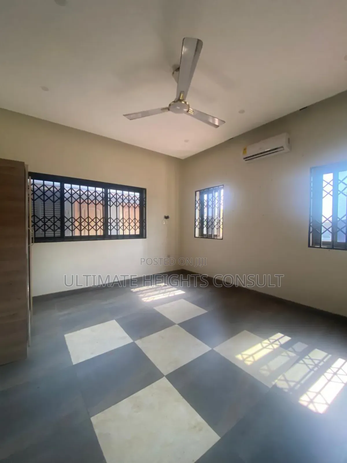 2bdrm Apartment in Dansoman, Exhibition for rent