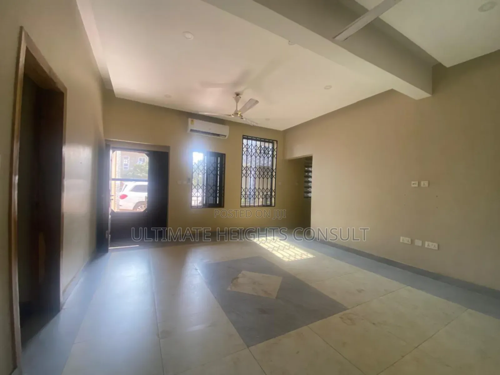 2bdrm Apartment in Dansoman, Exhibition for rent