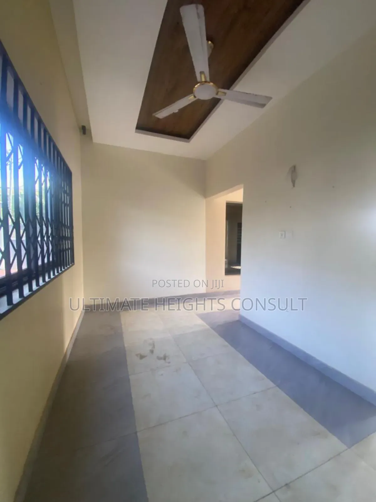 2bdrm Apartment in Dansoman, Exhibition for rent
