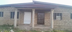 4 Bedrooms House for Sale