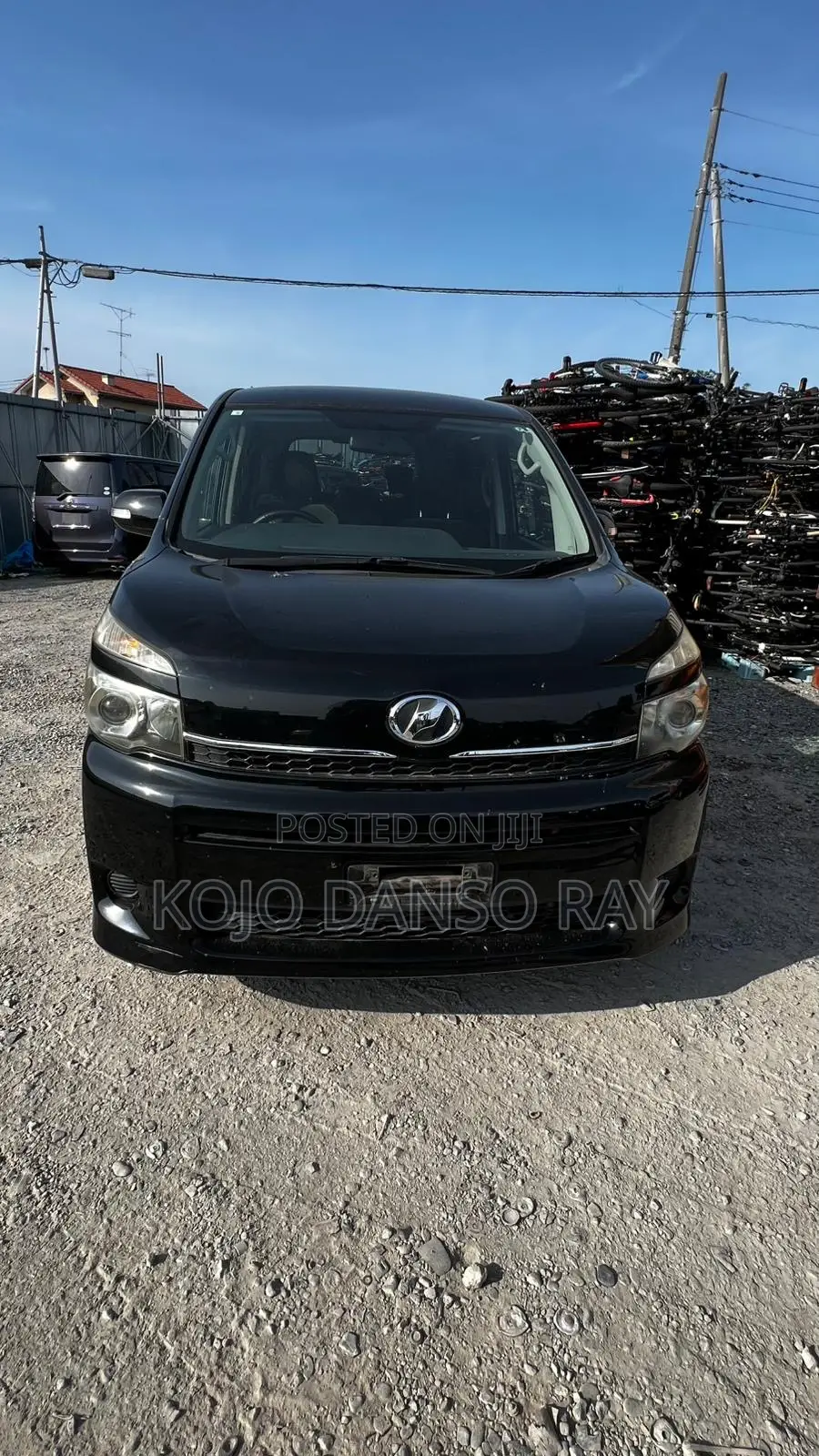Toyota Voxy 2011