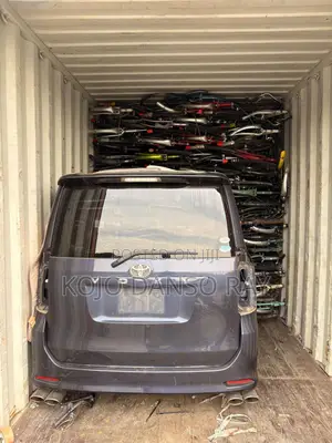 Toyota Voxy 2011