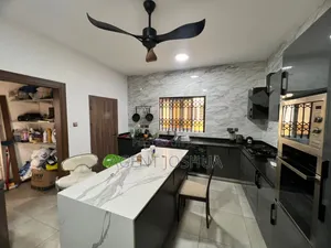 3bdrm House in Manet Court New for sale