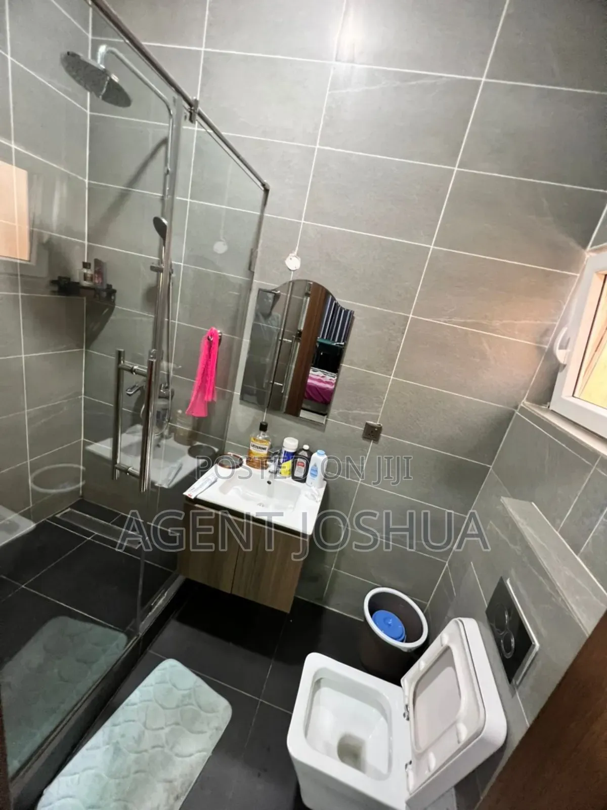 3bdrm House in Manet Court New for sale