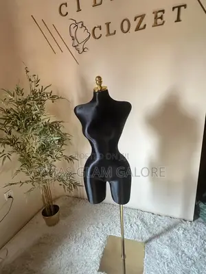 BBL Mannequin With Flat Base Pinable Material