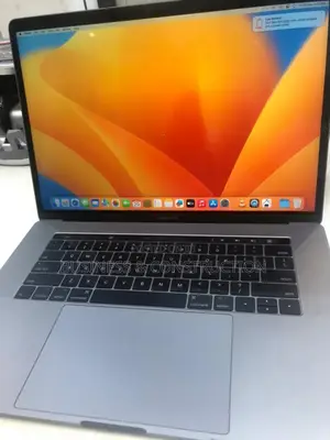 Laptop Apple MacBook Pro 2017 16GB Intel Core I7 SSD 512GB