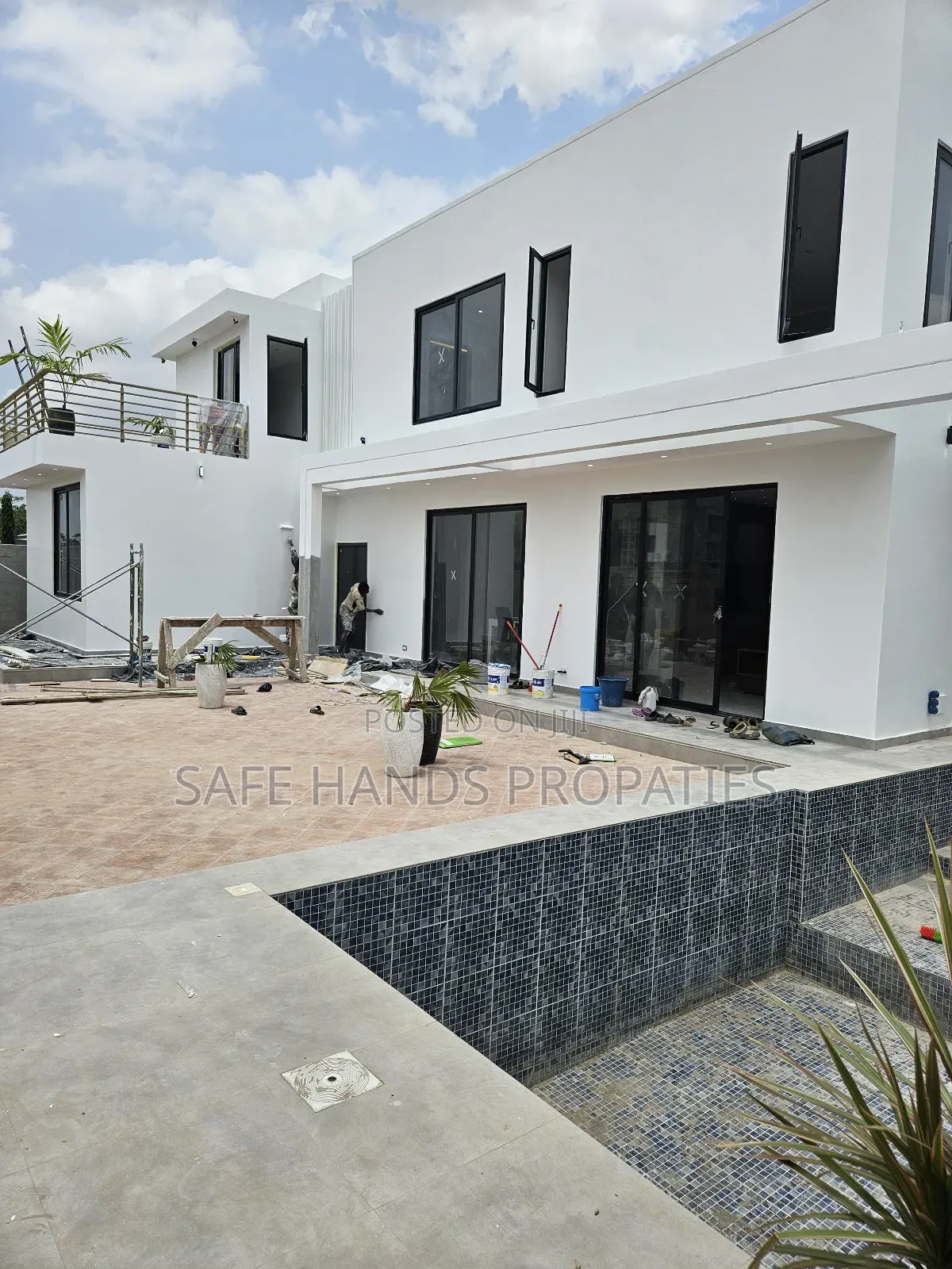 Furnished 4bdrm House in East Legon, Accra Metropolitan for sale