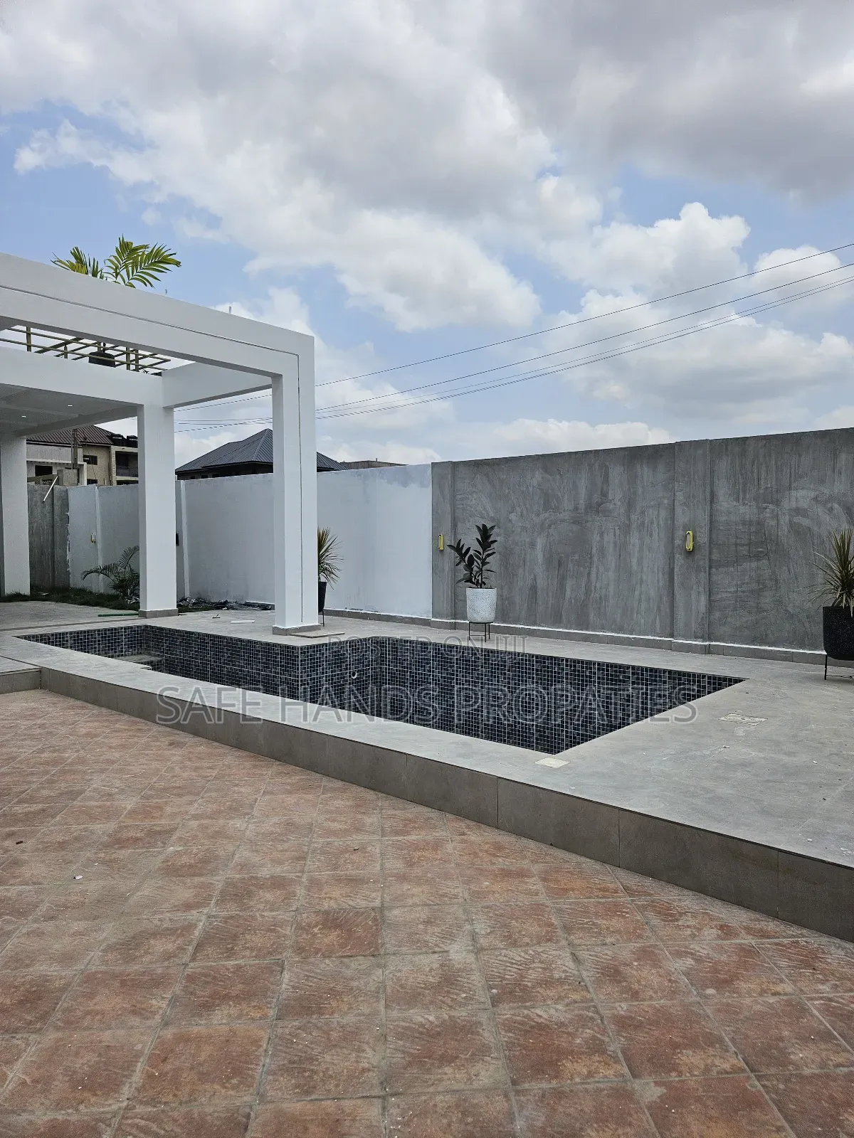 Furnished 4bdrm House in East Legon, Accra Metropolitan for sale