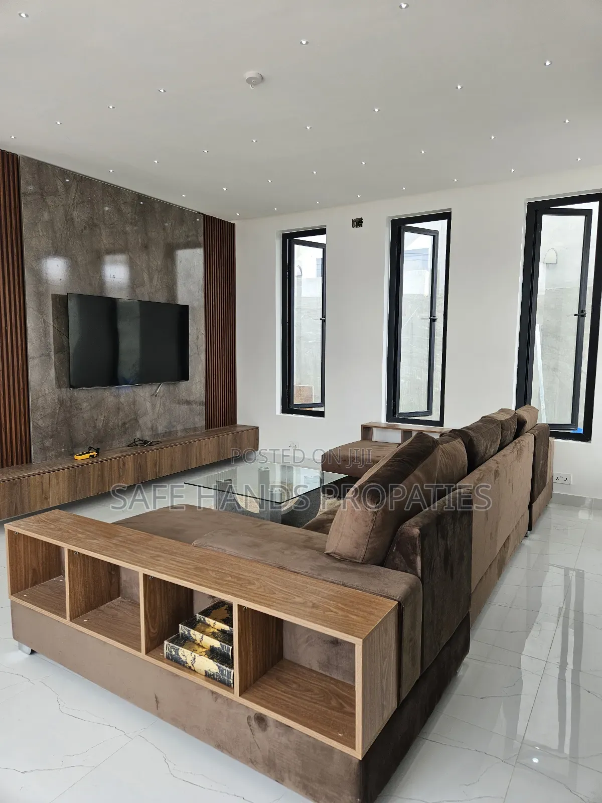 Furnished 4bdrm House in East Legon, Accra Metropolitan for sale