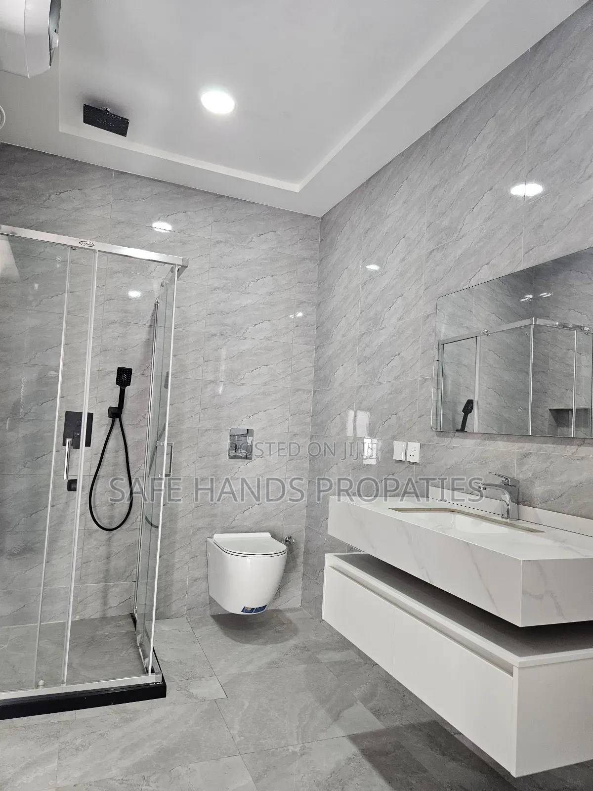 Furnished 4bdrm House in East Legon, Accra Metropolitan for sale