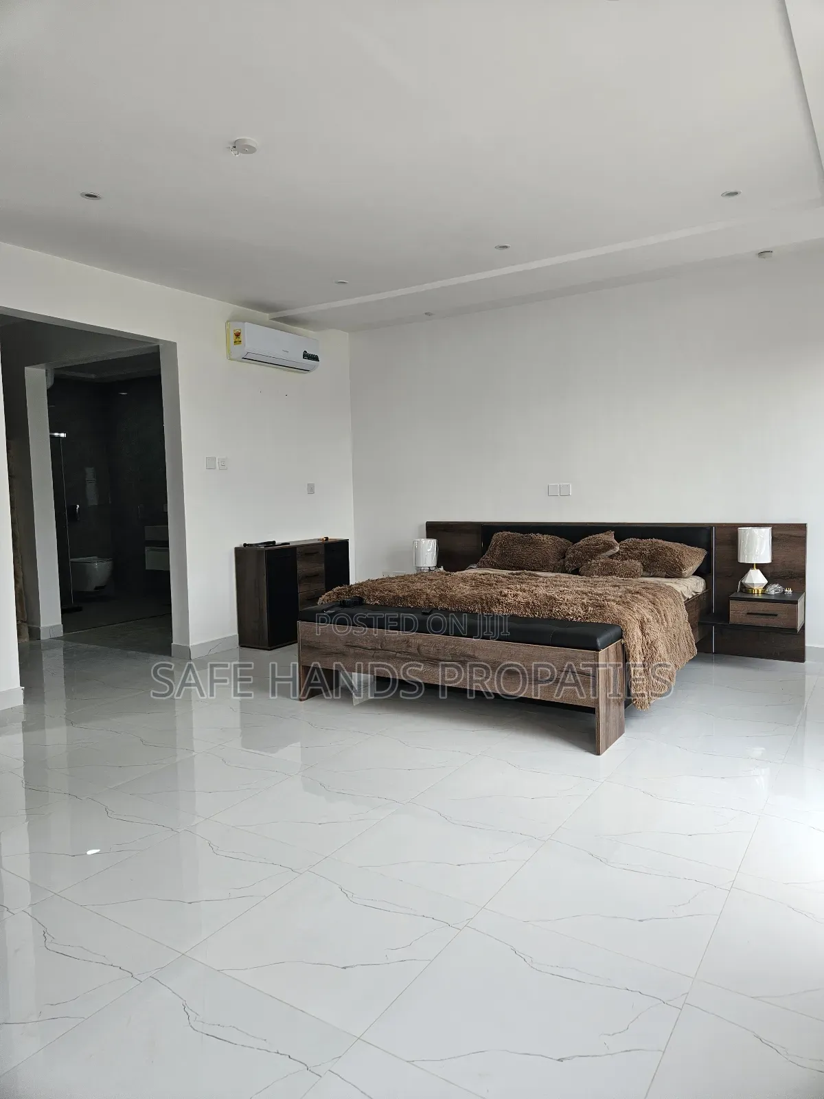 Furnished 4bdrm House in East Legon, Accra Metropolitan for sale