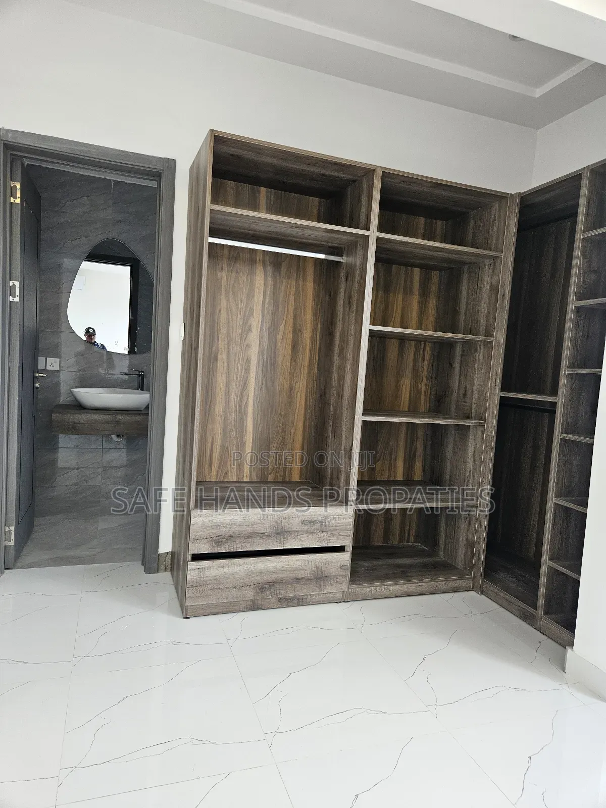 Furnished 4bdrm House in East Legon, Accra Metropolitan for sale