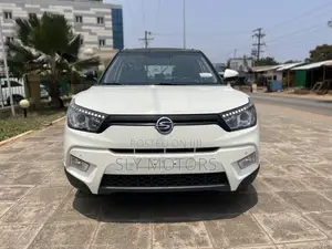 Car 2014 White