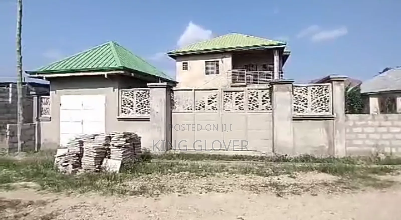 5bdrm House in Amasaman for sale