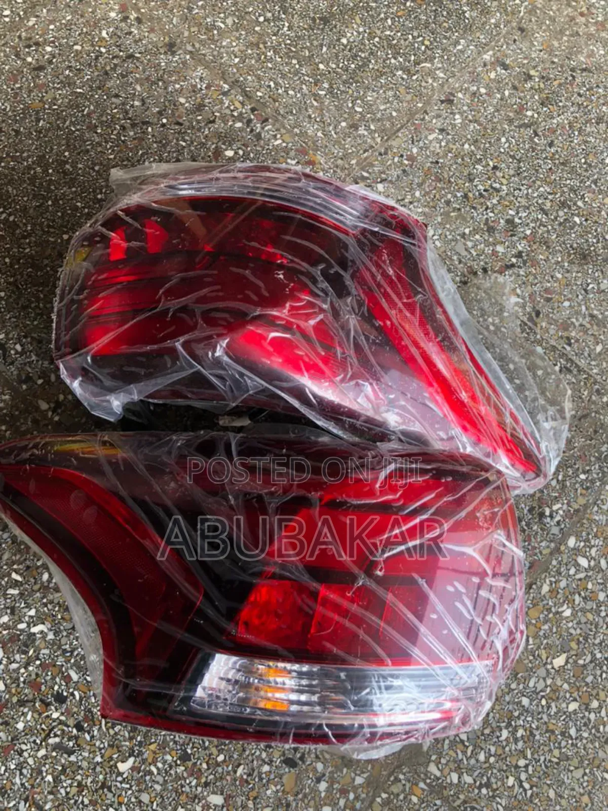 Mitsubishi Outlander 16-20 Tail Light Pair Available