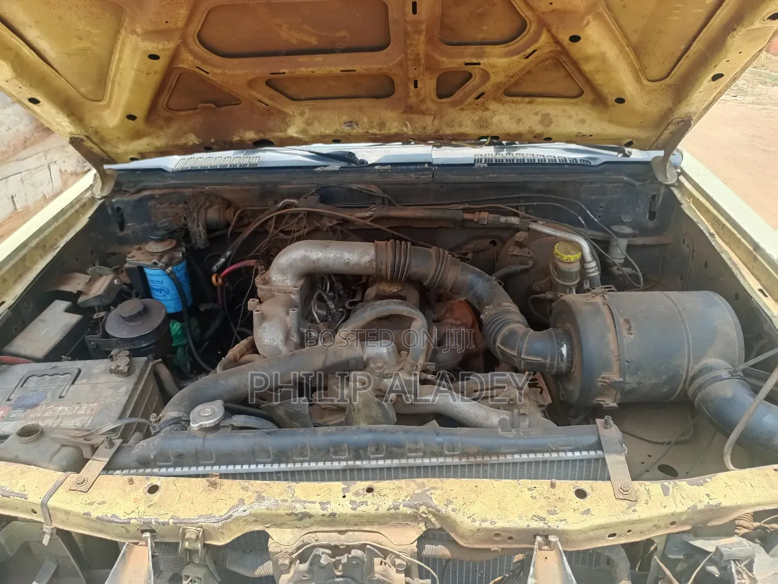Nissan Hardbody 2009 Yellow