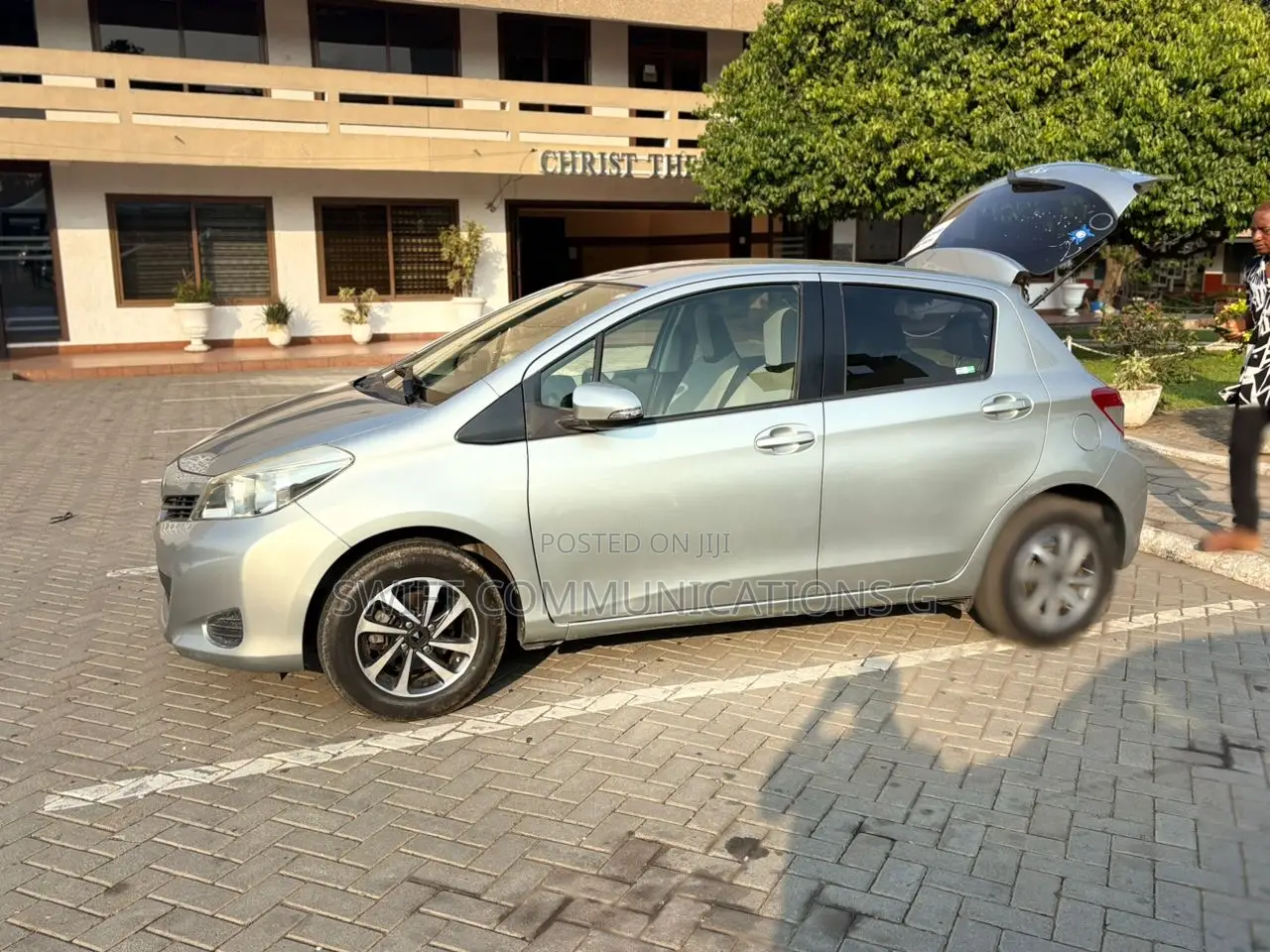 Toyota Vitz 1.3 FWD 5dr 2013 Silver