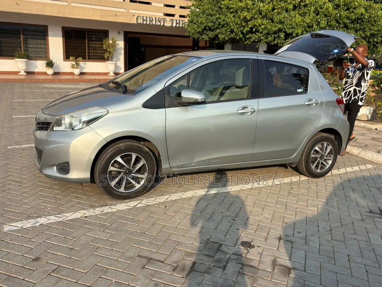 Toyota Vitz 1.3 FWD 5dr 2013 Silver