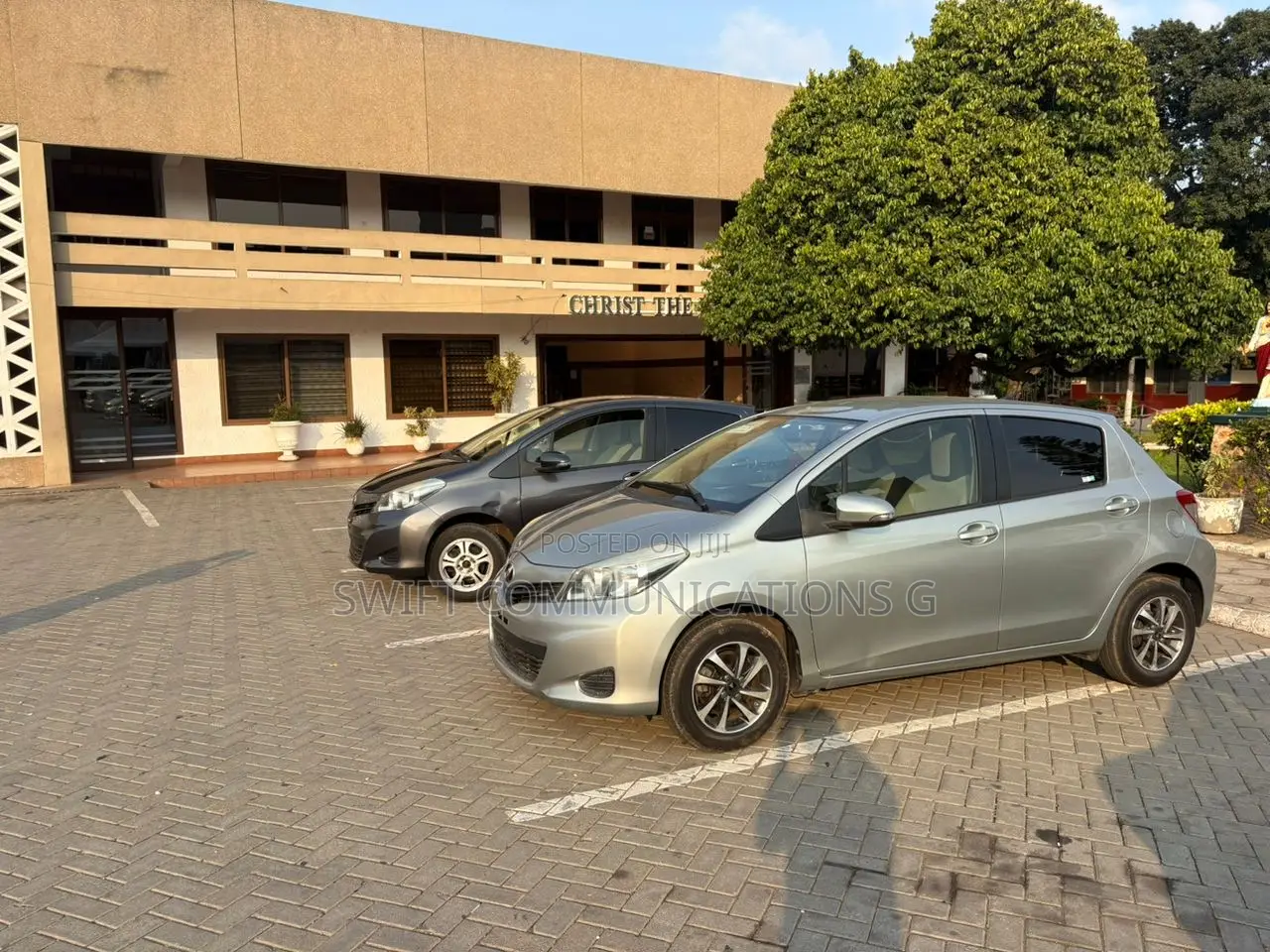 Toyota Vitz 1.3 FWD 5dr 2013 Silver