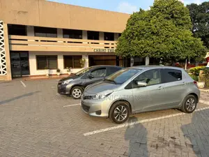 Toyota Vitz 1.3 FWD 5dr 2013 Silver