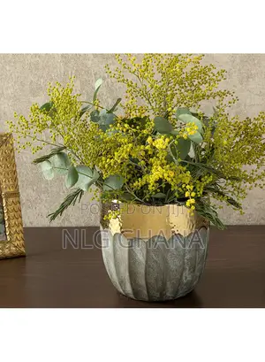15x14.5cm Megan Vase - Gold. Ehx1410