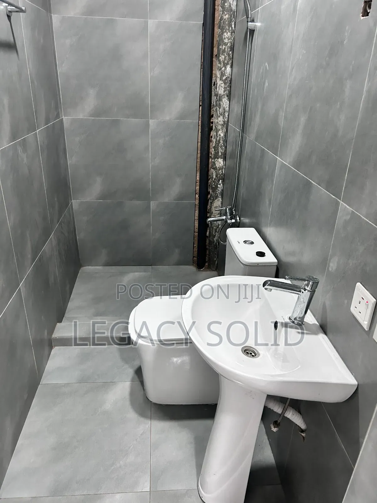 1bdrm Apartment in Legacy  Solid  Real, Baatsona Total for rent