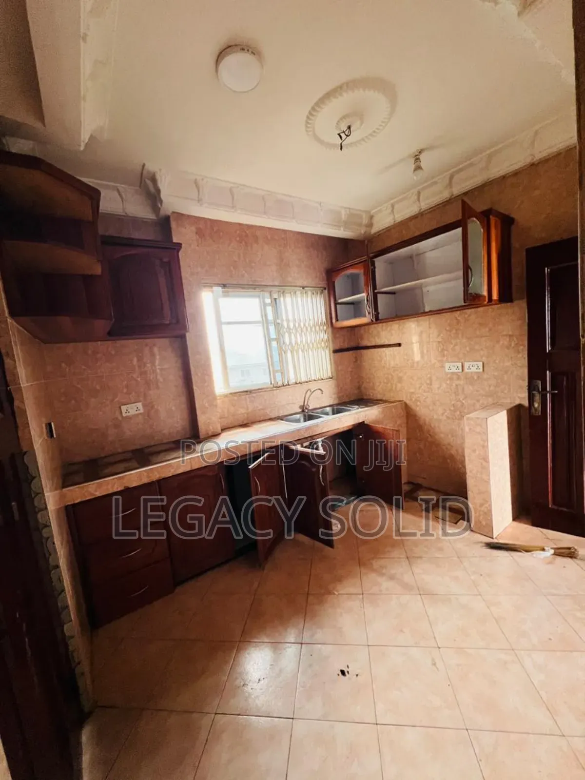 2bdrm Apartment in Legacy  Solid Real, New Town for rent