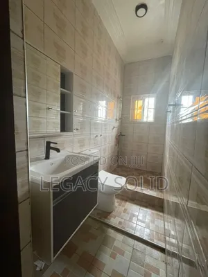 3bdrm Apartment in Legacy Solid Real, New Town for rent