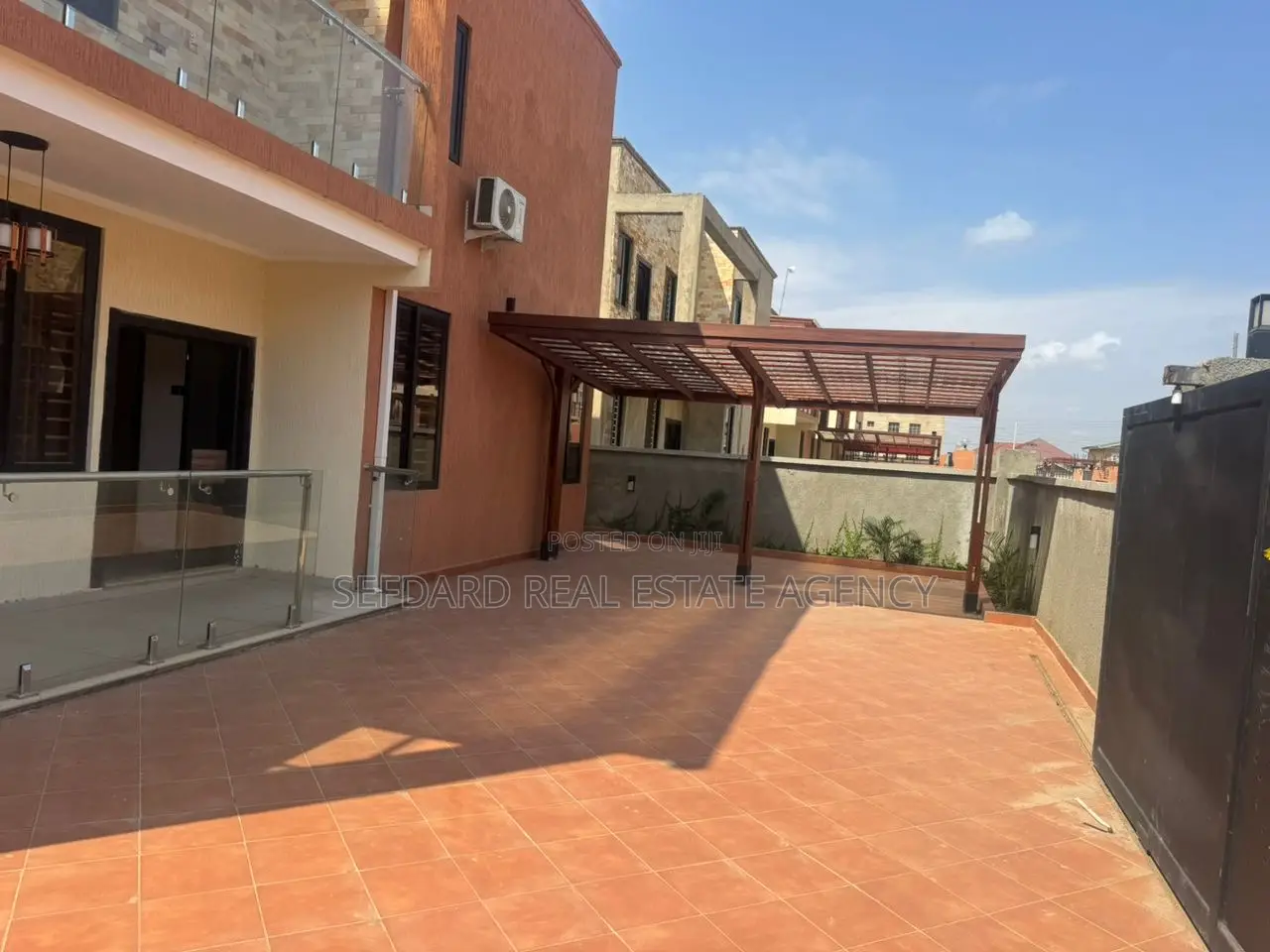 4bdrm Duplex in Mile 7 for rent
