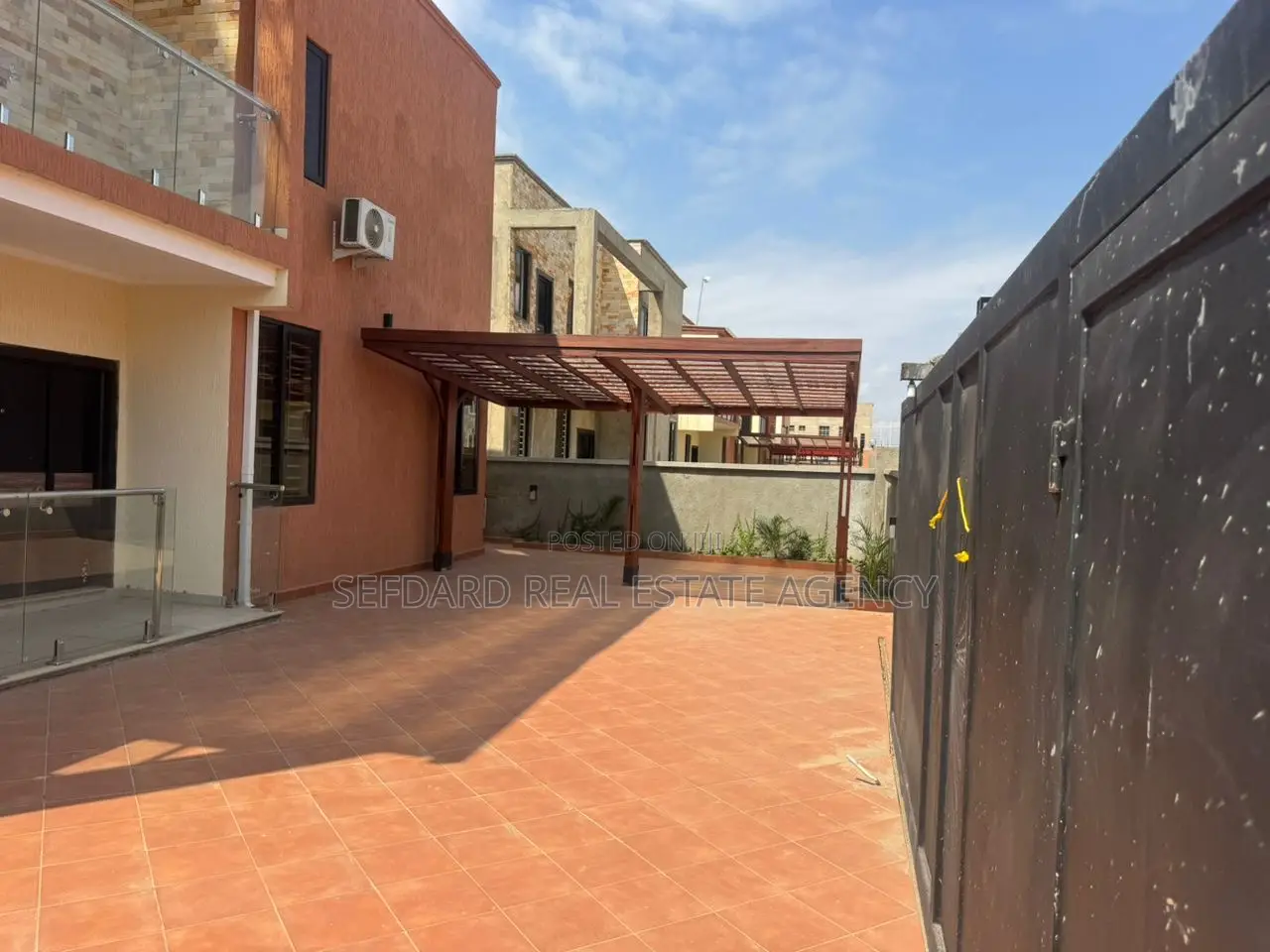 4bdrm Duplex in Mile 7 for rent