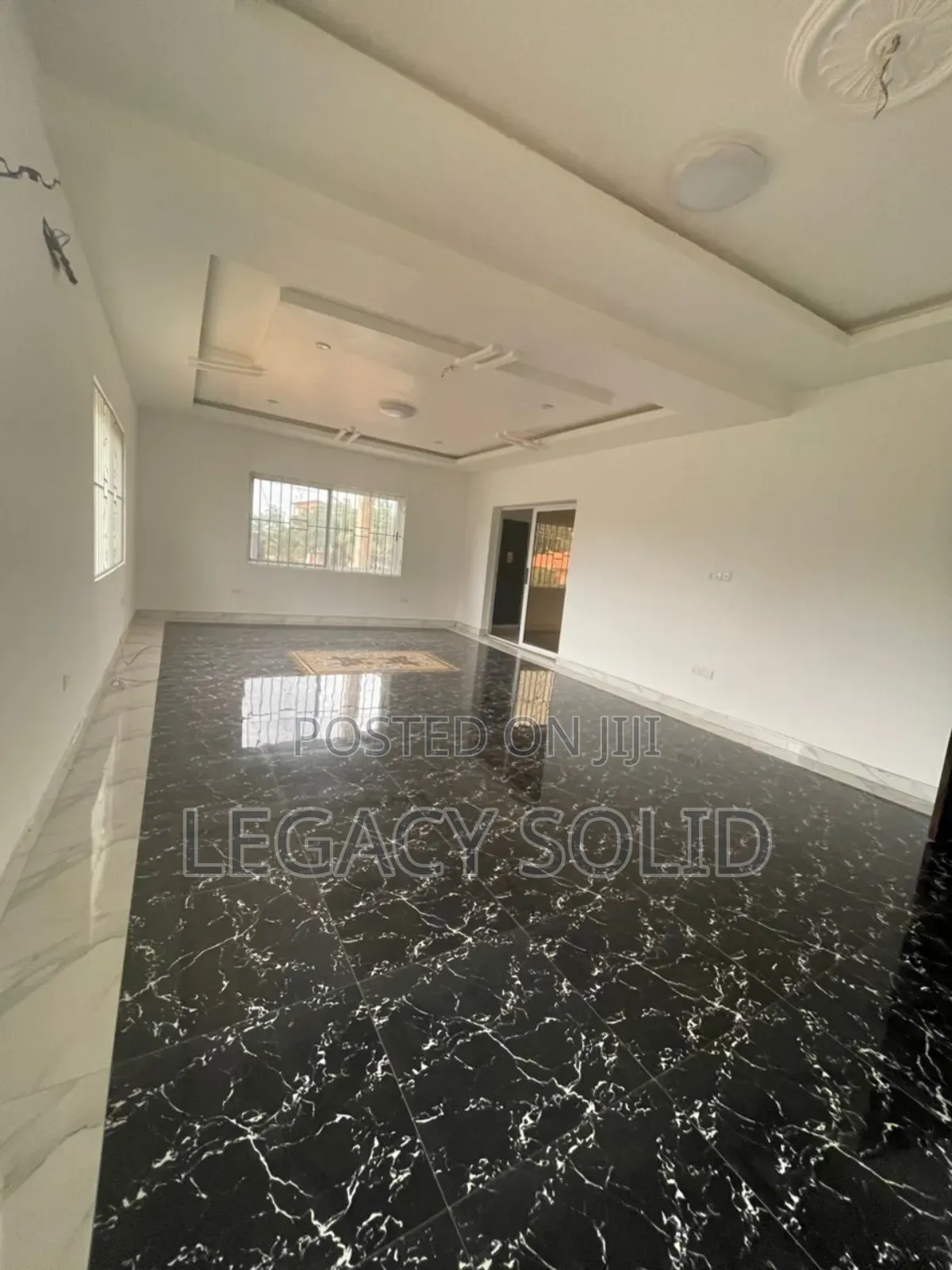 3bdrm Apartment in Legacy Solid Real, New Town for rent