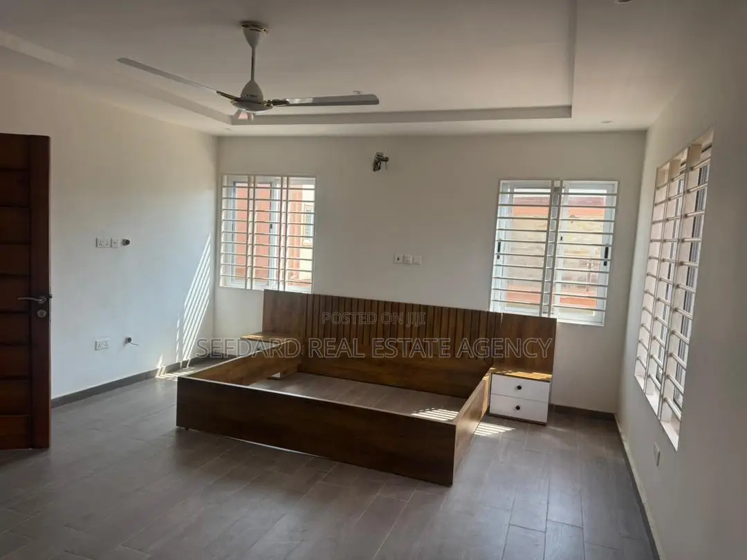 3bdrm Duplex in Mile 7 for rent