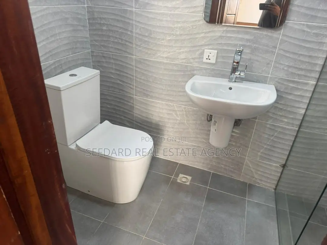 3bdrm Duplex in Mile 7 for rent