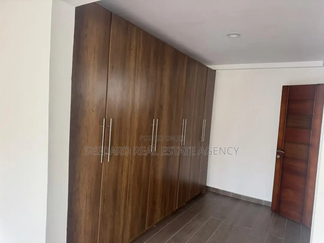 3bdrm Duplex in Mile 7 for rent