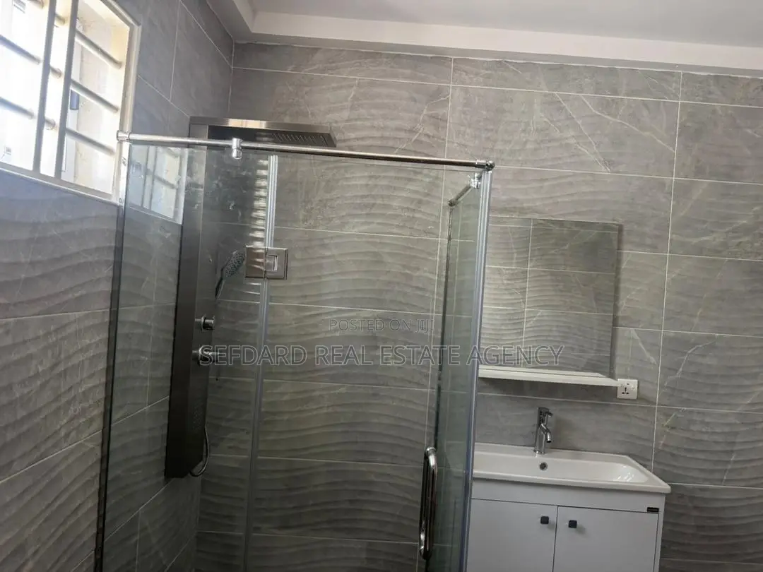 3bdrm Duplex in Mile 7 for rent