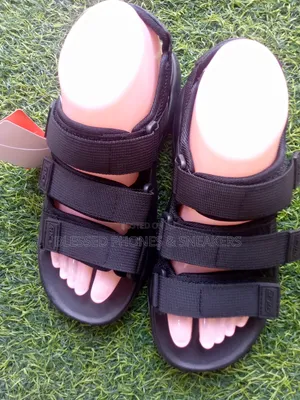 Fuce Sandals