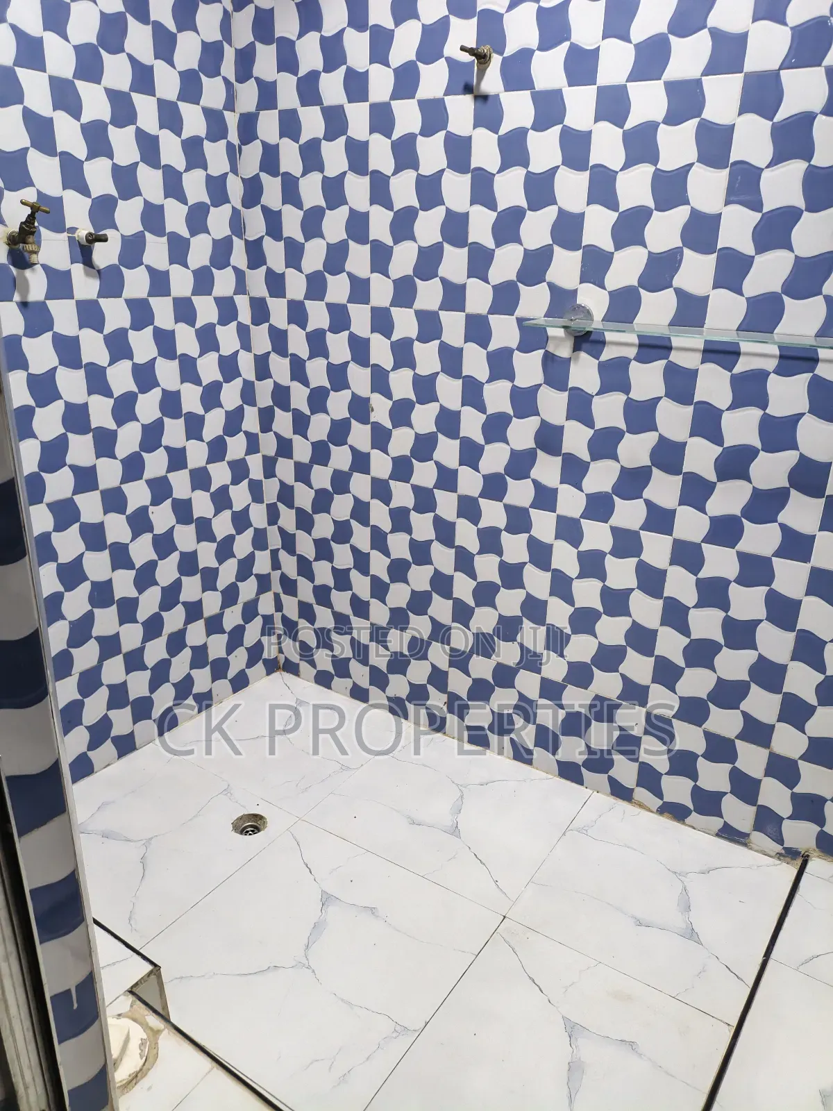 Mini Flat in Dome for rent