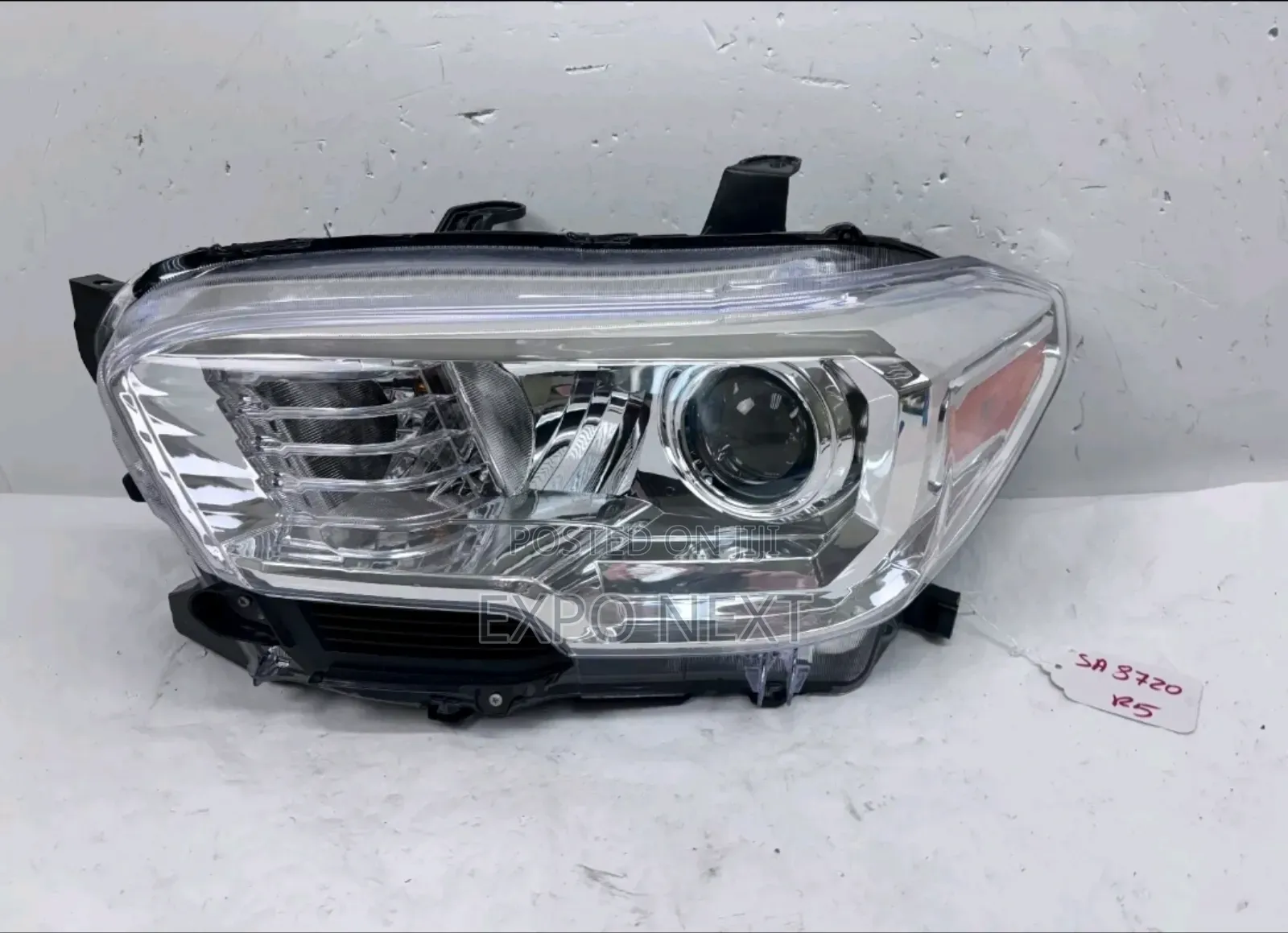 2016-2022 Toyota Tacoma Halogen Headlight Pair