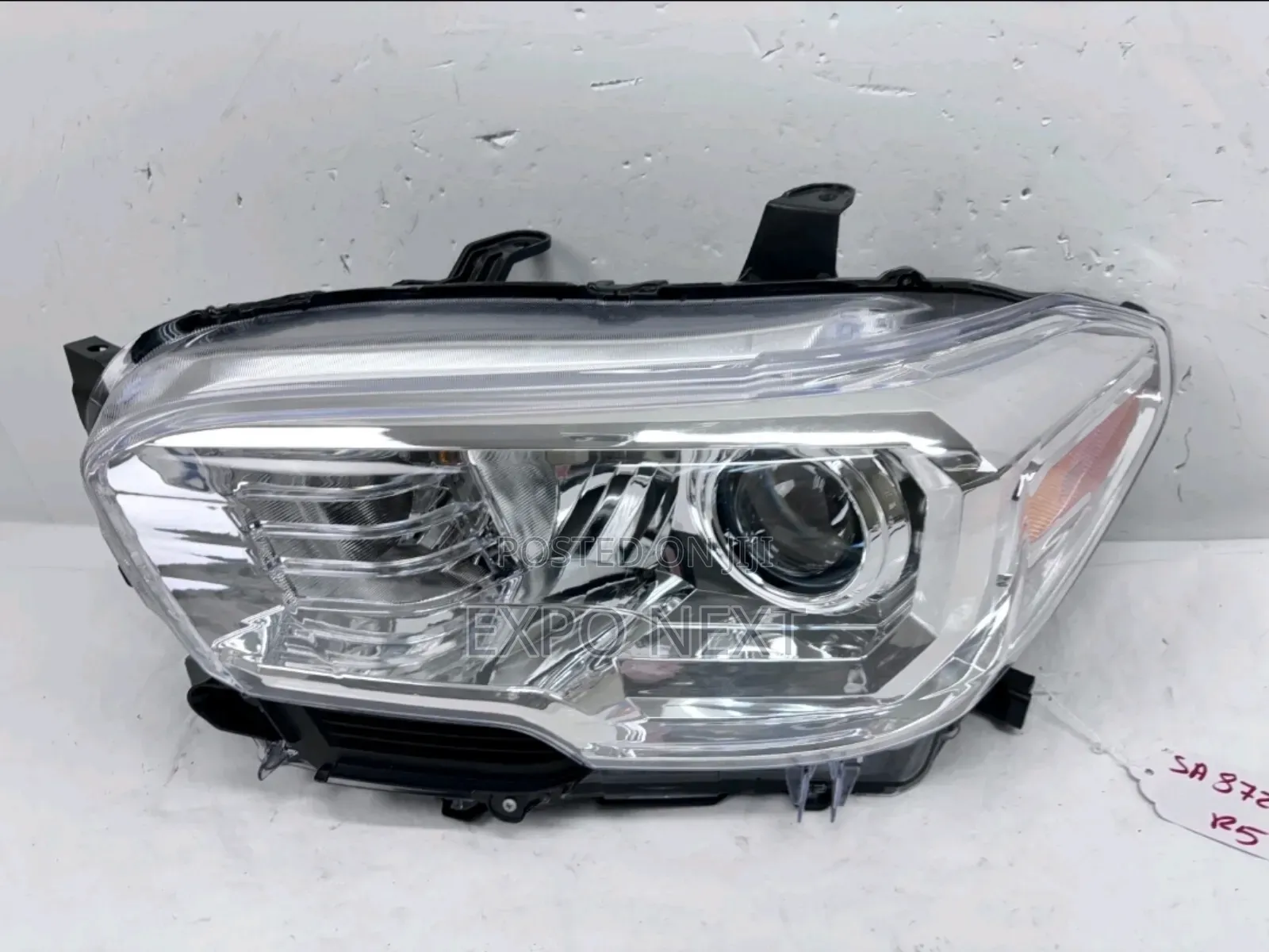 2016-2022 Toyota Tacoma Halogen Headlight Pair
