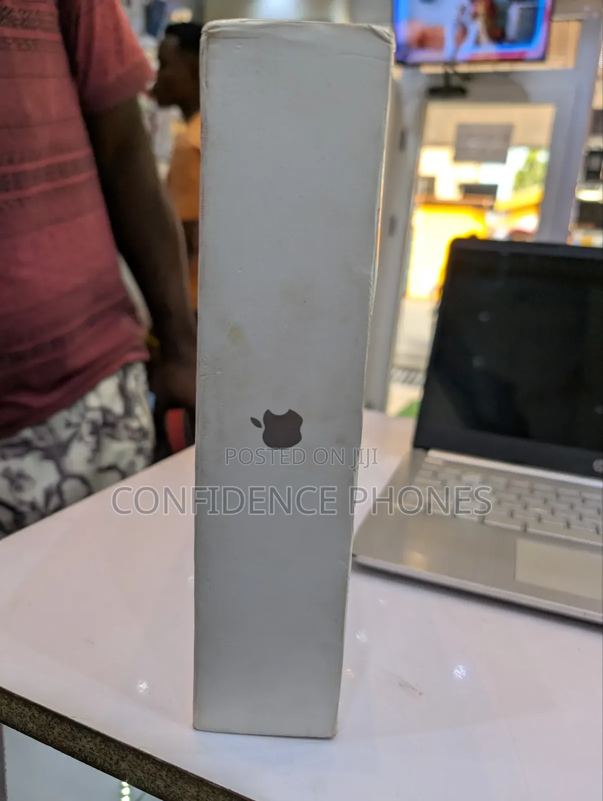 New Laptop Apple MacBook Air 2025 M4 13-Inch 16GB Apple M4 SSD 256GB