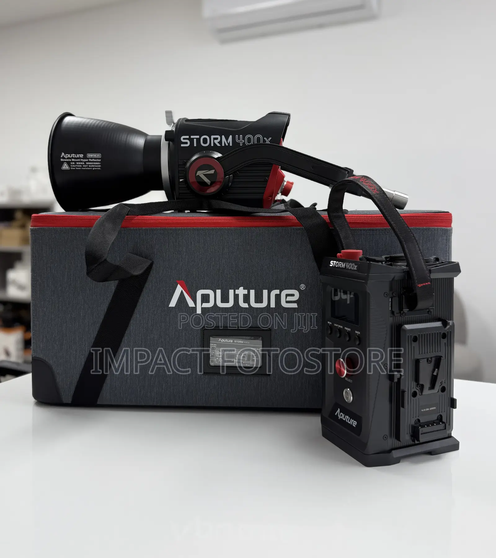 Aputure Storm 400x Tunable White Led Monolight (V-mount)