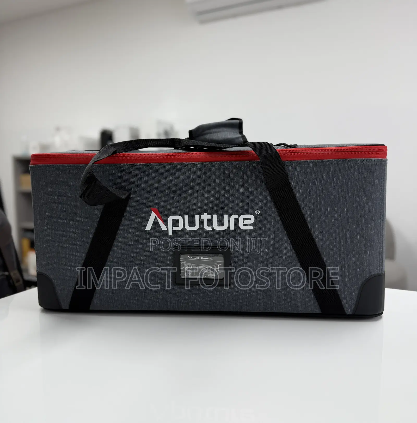 Aputure Storm 400x Tunable White Led Monolight (V-mount)