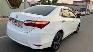 Toyota Corolla 2015 White