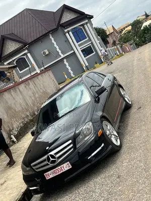 Mercedes-Benz C250 2013 Black