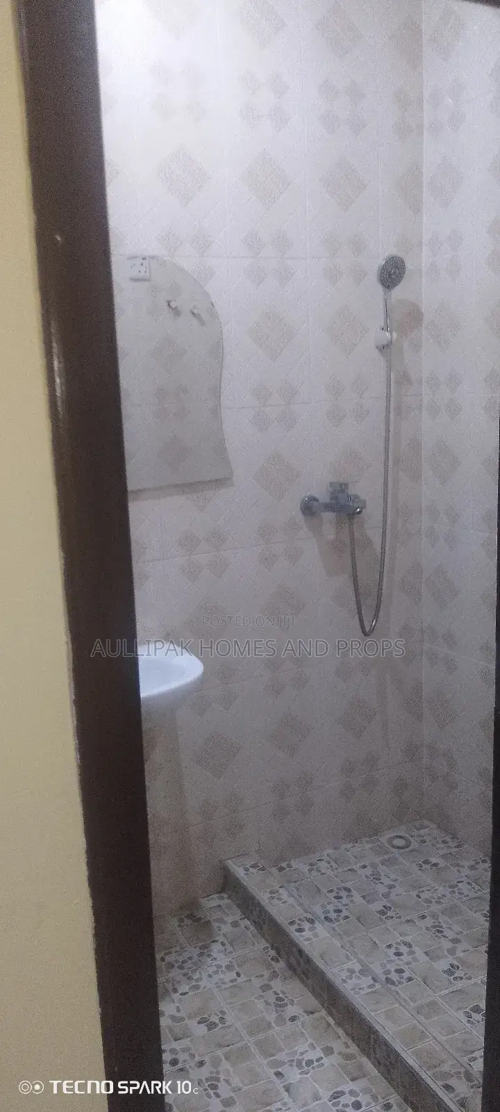 2bdrm Apartment in Lakeside  Comm. 6 for rent