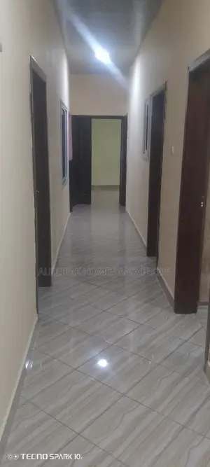 2bdrm Apartment in Lakeside  Comm. 6 for rent